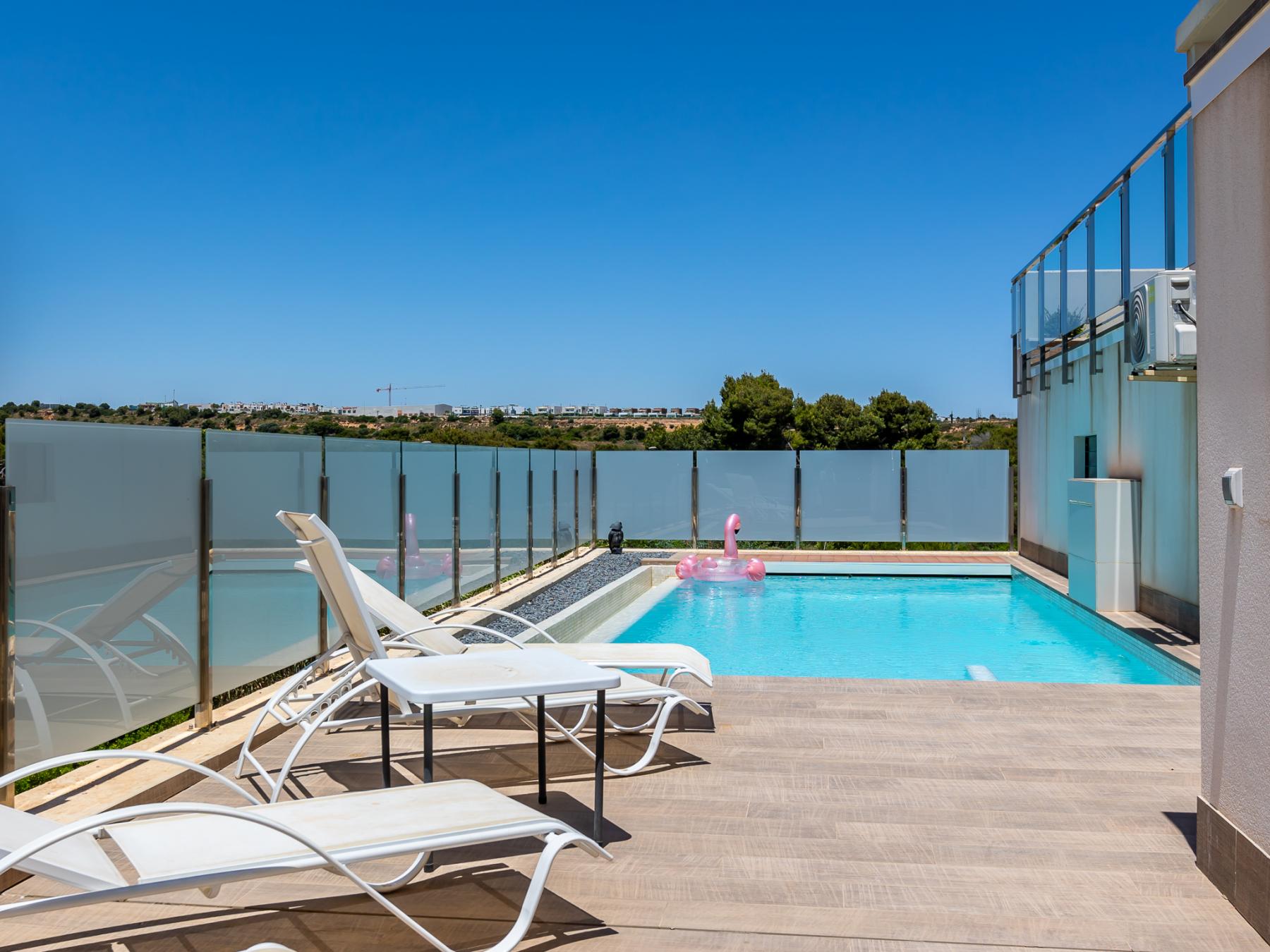 Venta de chalet en Orihuela Costa