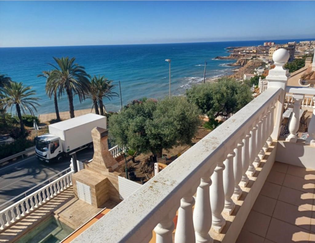 For sale of chalet in Torrevieja