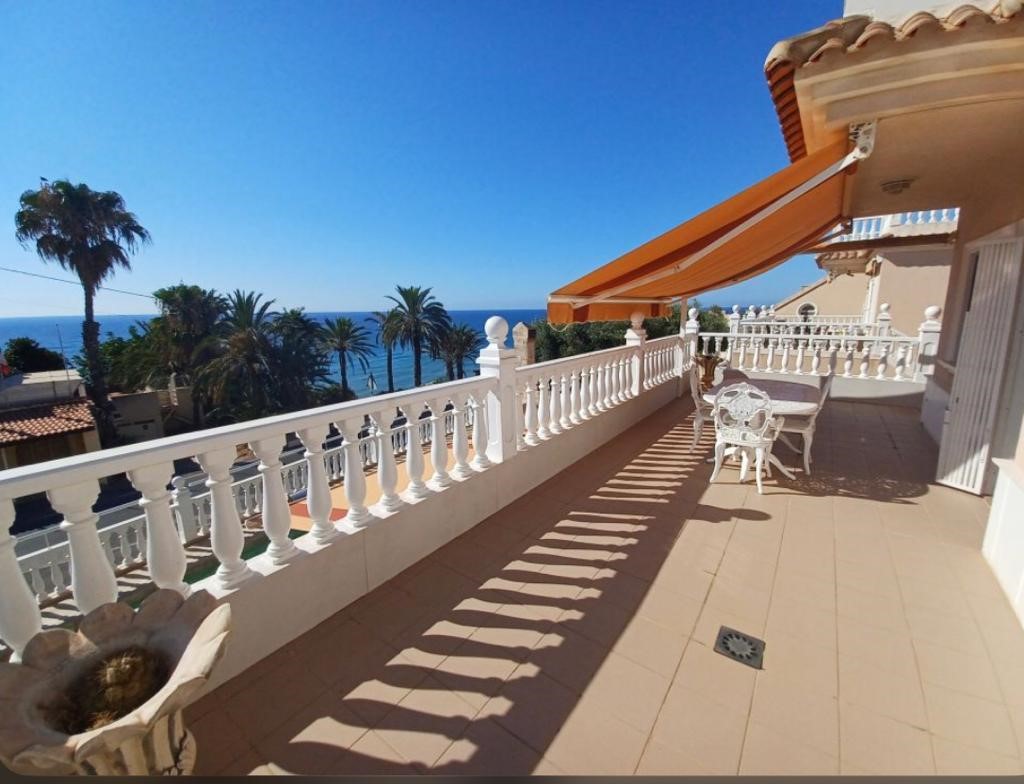 For sale of chalet in Torrevieja