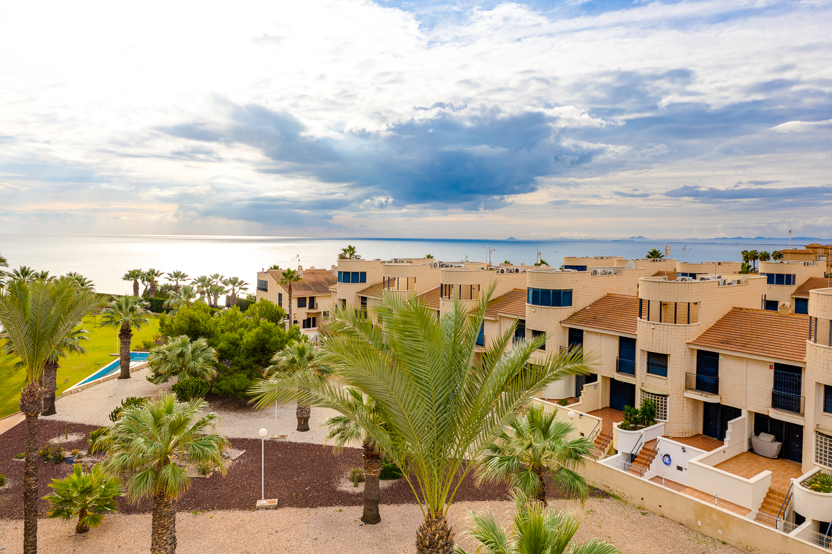 For sale of penthouse in Orihuela Costa