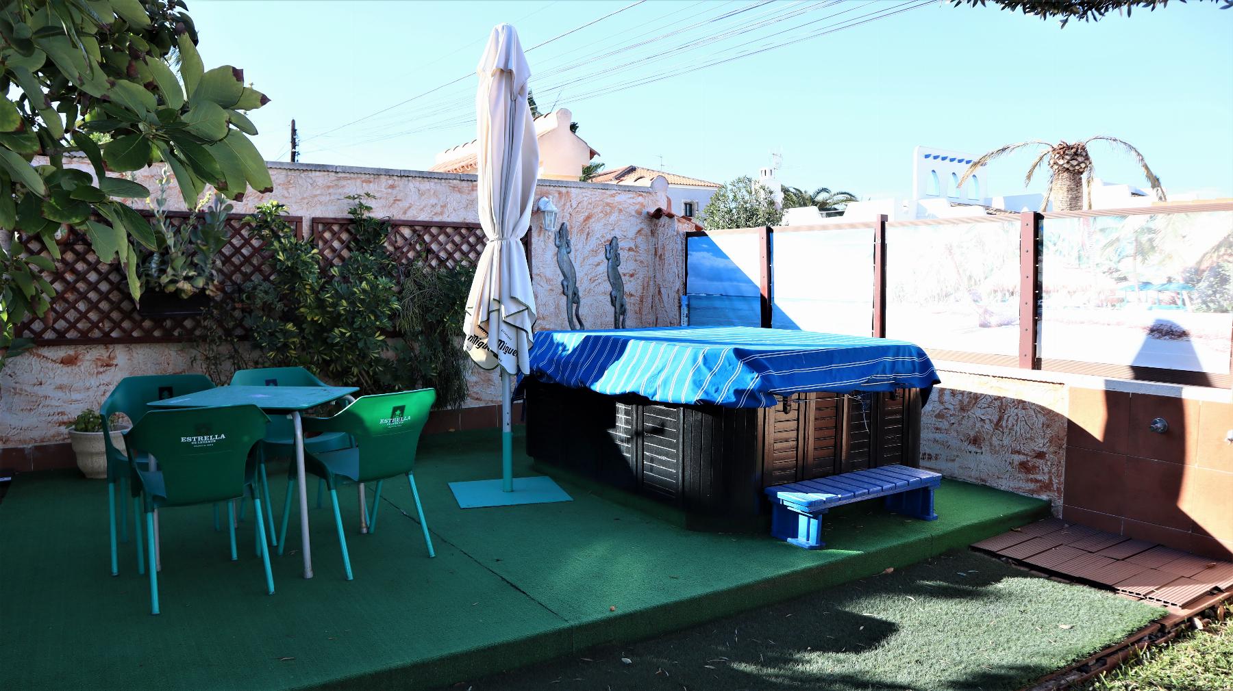 For sale of chalet in Torrevieja