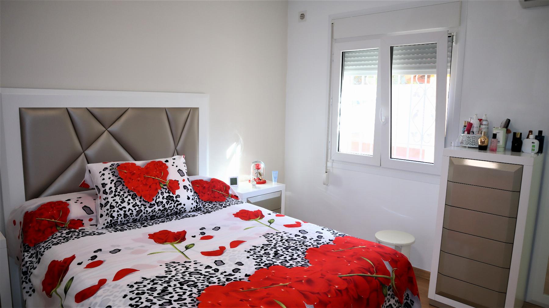 For sale of chalet in Torrevieja