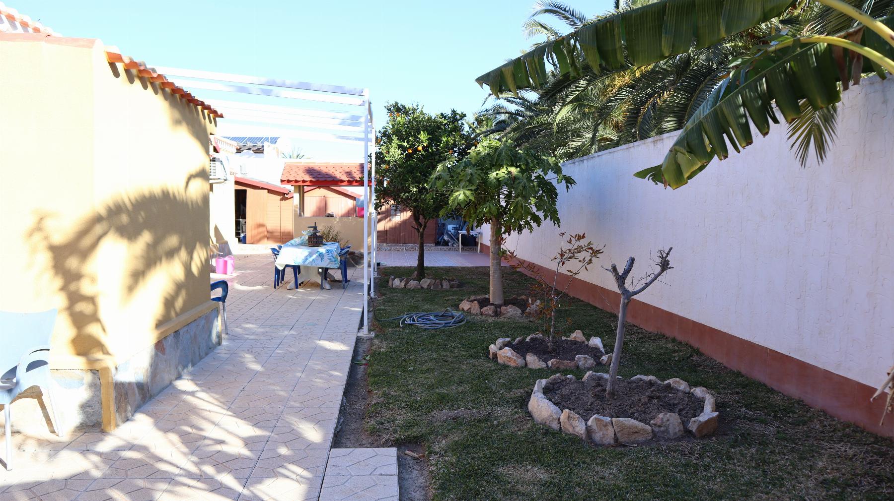 For sale of chalet in Torrevieja