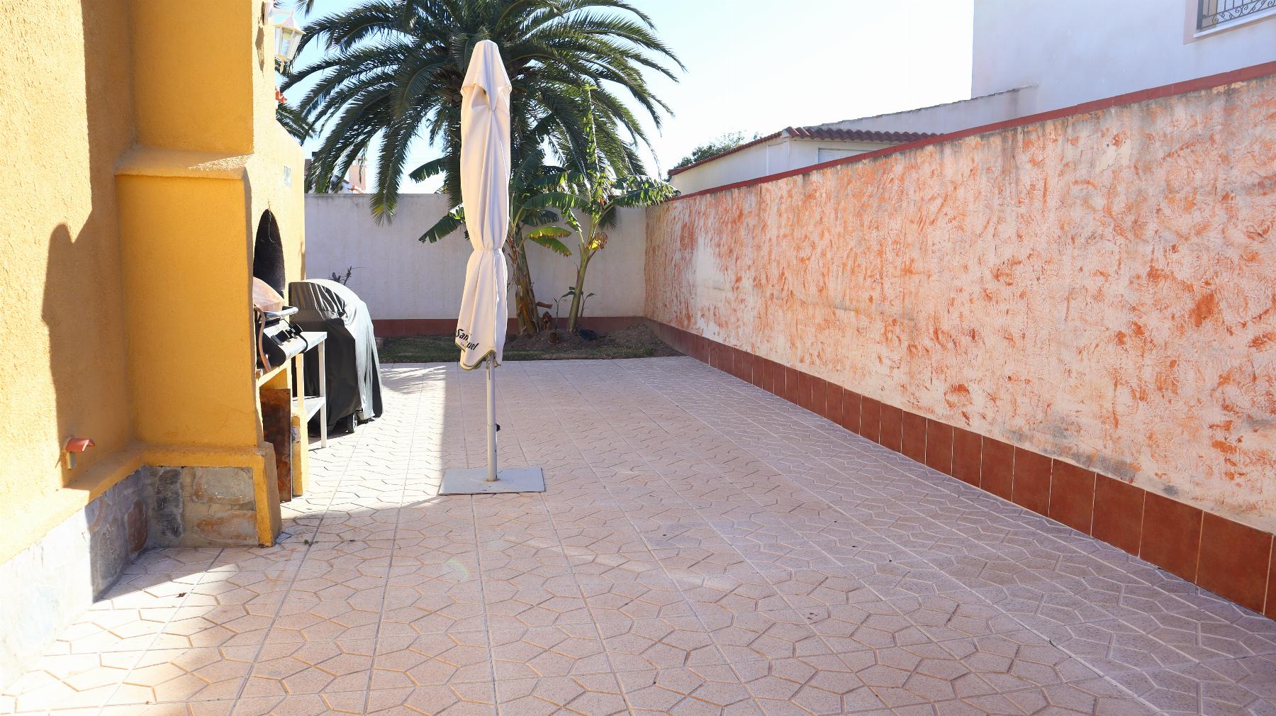 For sale of chalet in Torrevieja