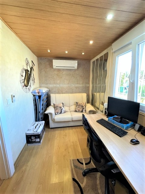 For sale of chalet in Torrevieja