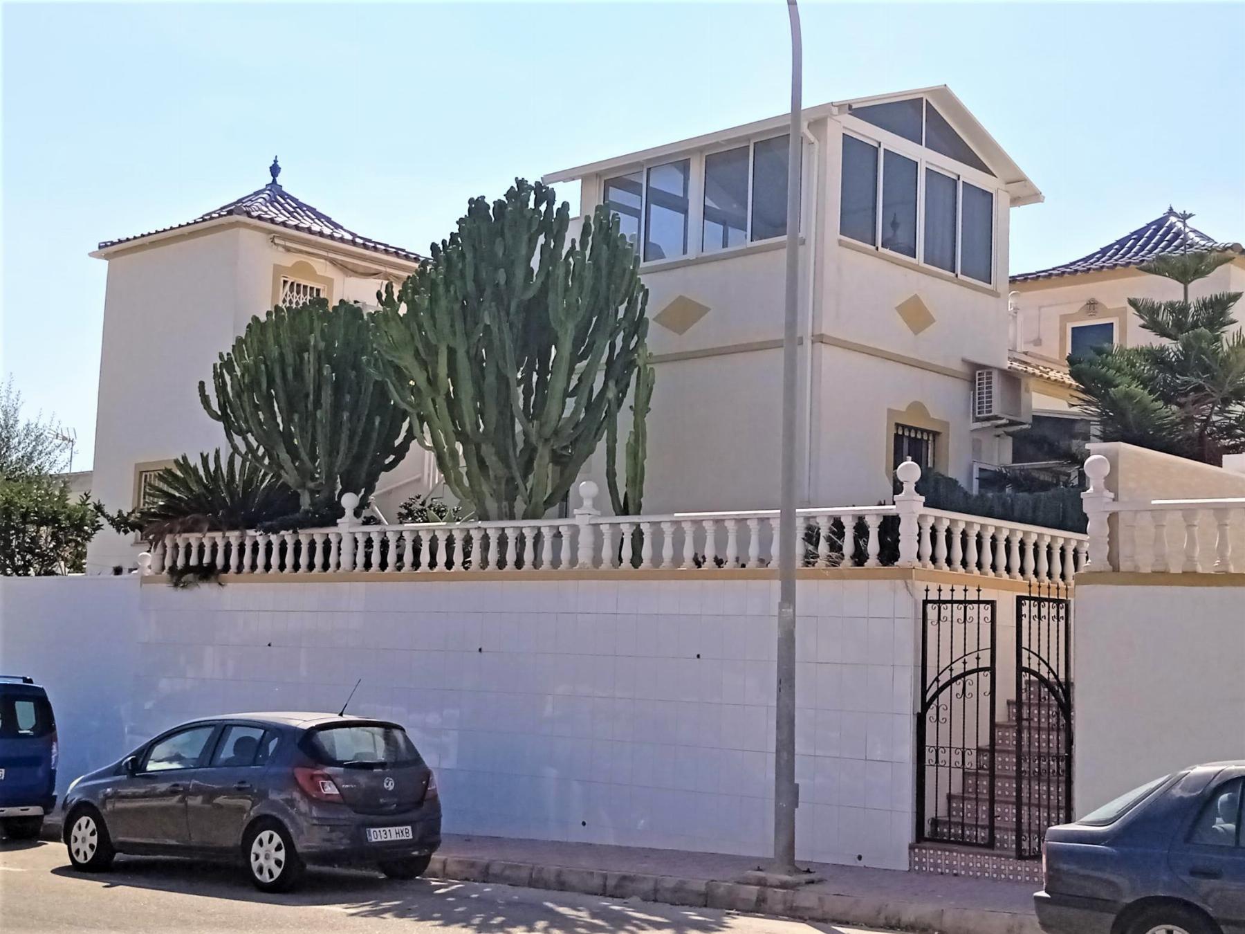 For sale of chalet in Torrevieja