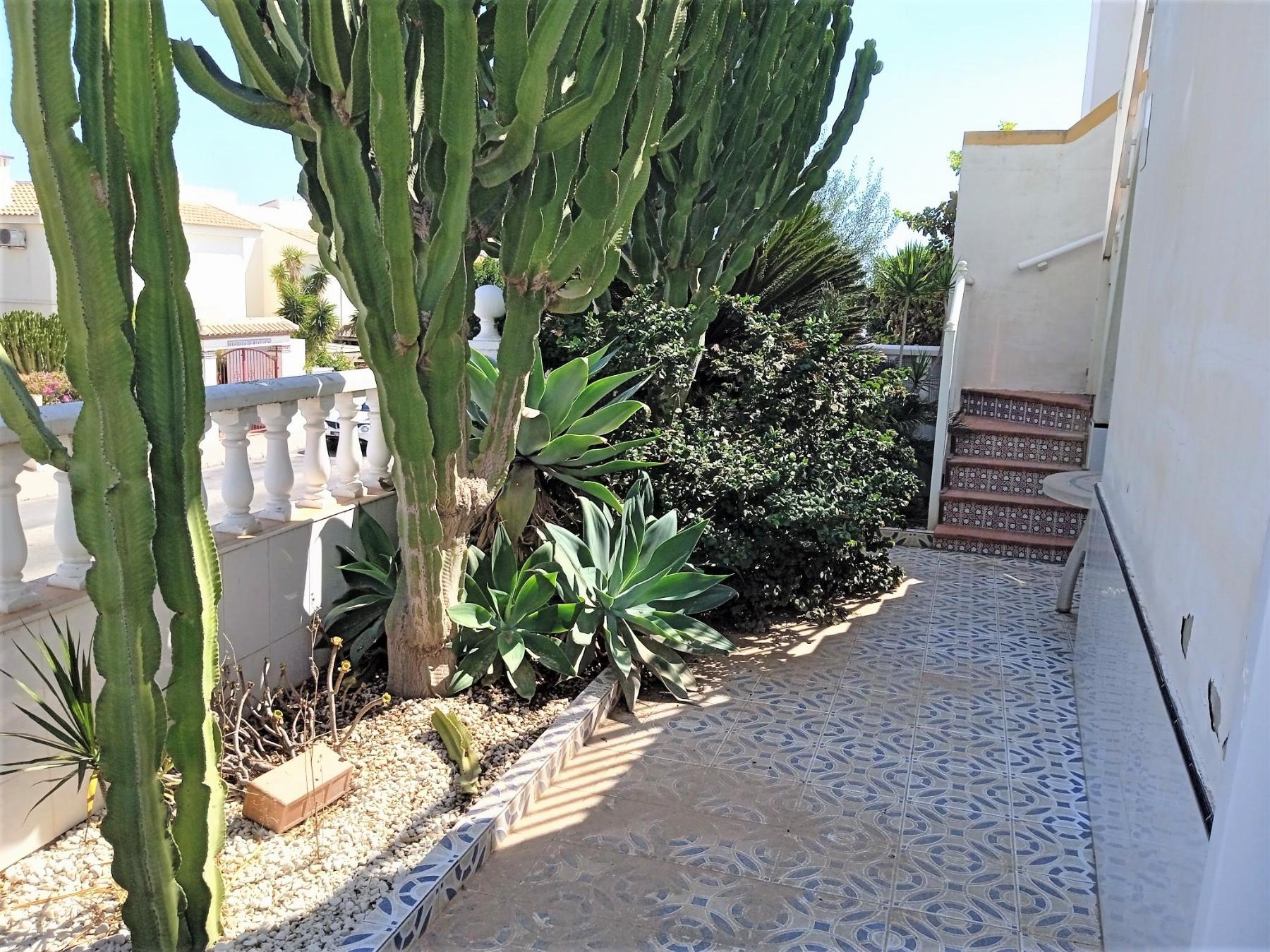 For sale of chalet in Torrevieja