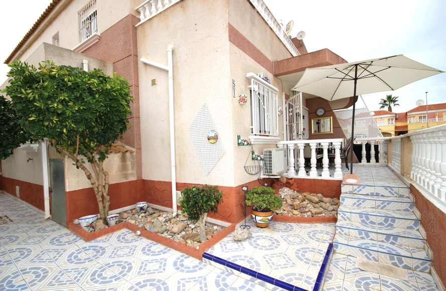 For sale of chalet in Orihuela Costa