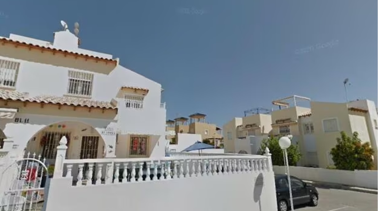 For sale of chalet in Orihuela Costa