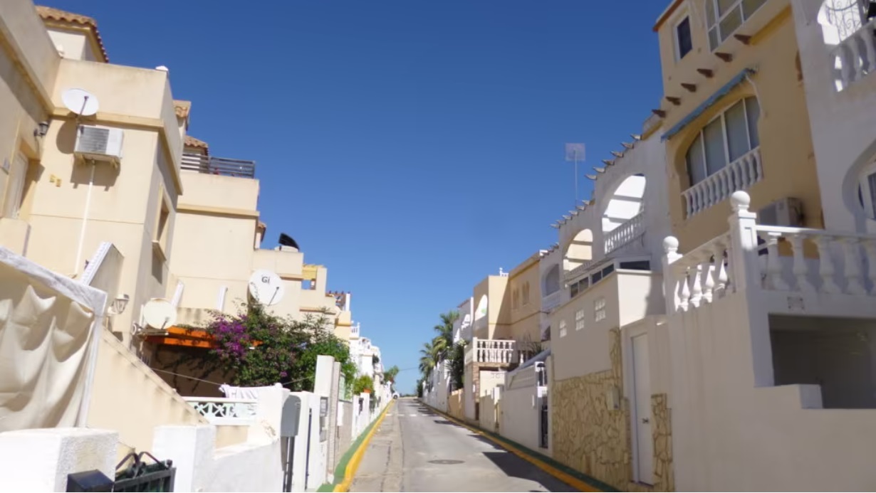 For sale of bungalow in San Miguel de Salinas