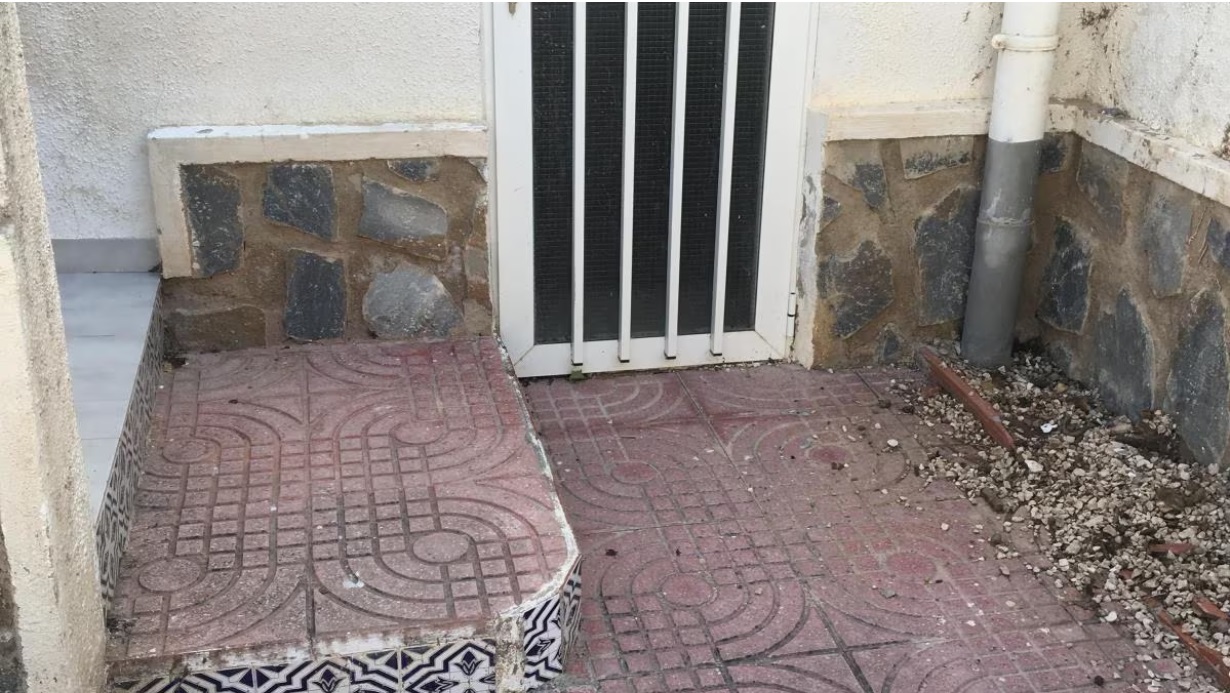 For sale of bungalow in San Miguel de Salinas