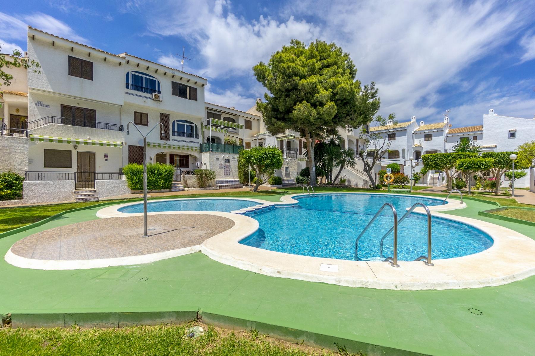 For sale of bungalow in Orihuela Costa