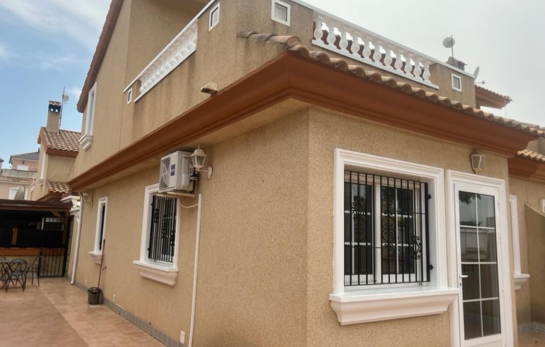 Venta de chalet en Pilar de la Horadada