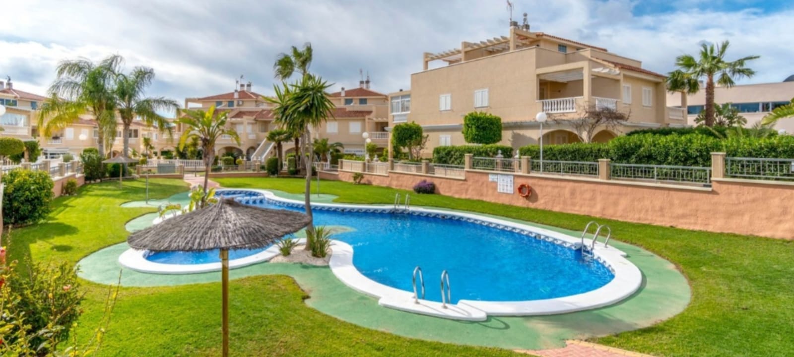 For sale of chalet in Orihuela Costa