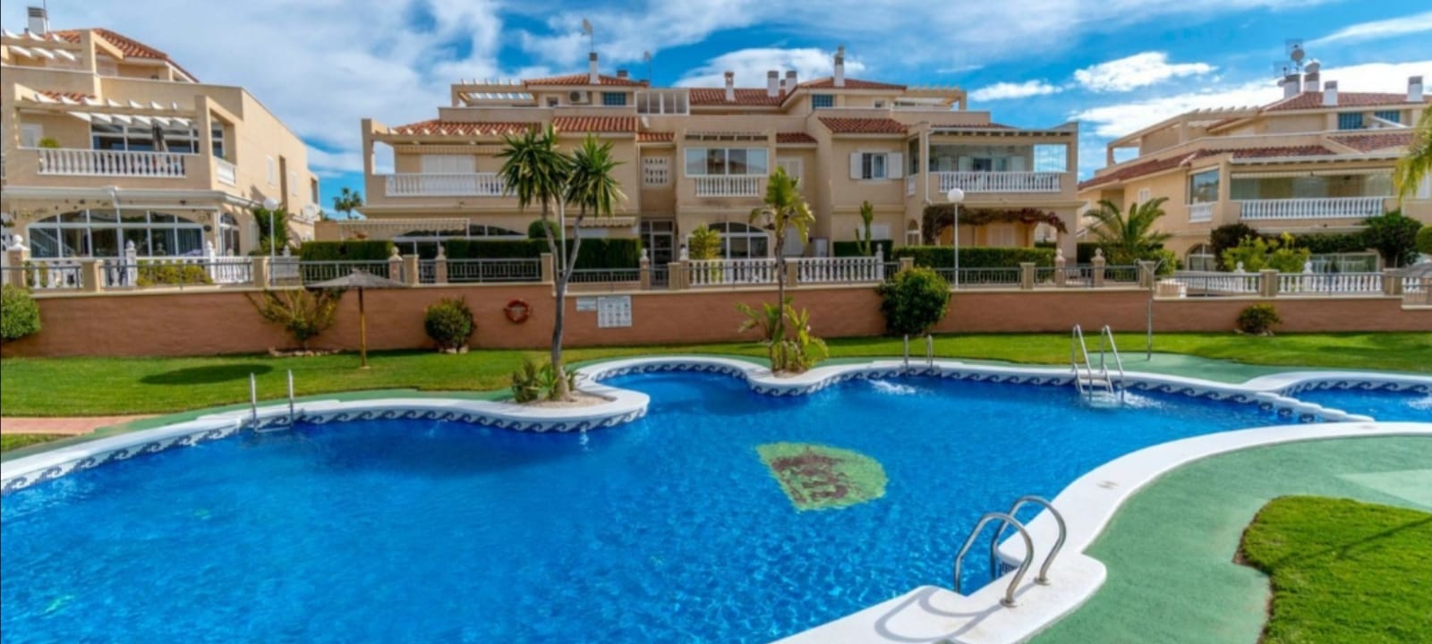 For sale of chalet in Orihuela Costa