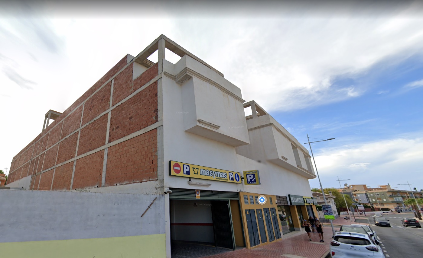 For sale of building in San Miguel de Salinas