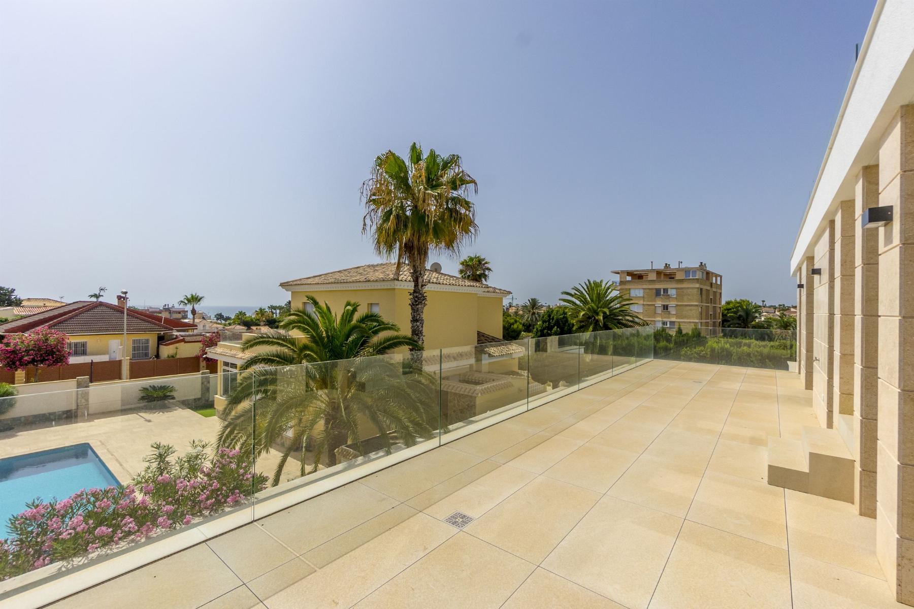 Venta de chalet en Orihuela Costa