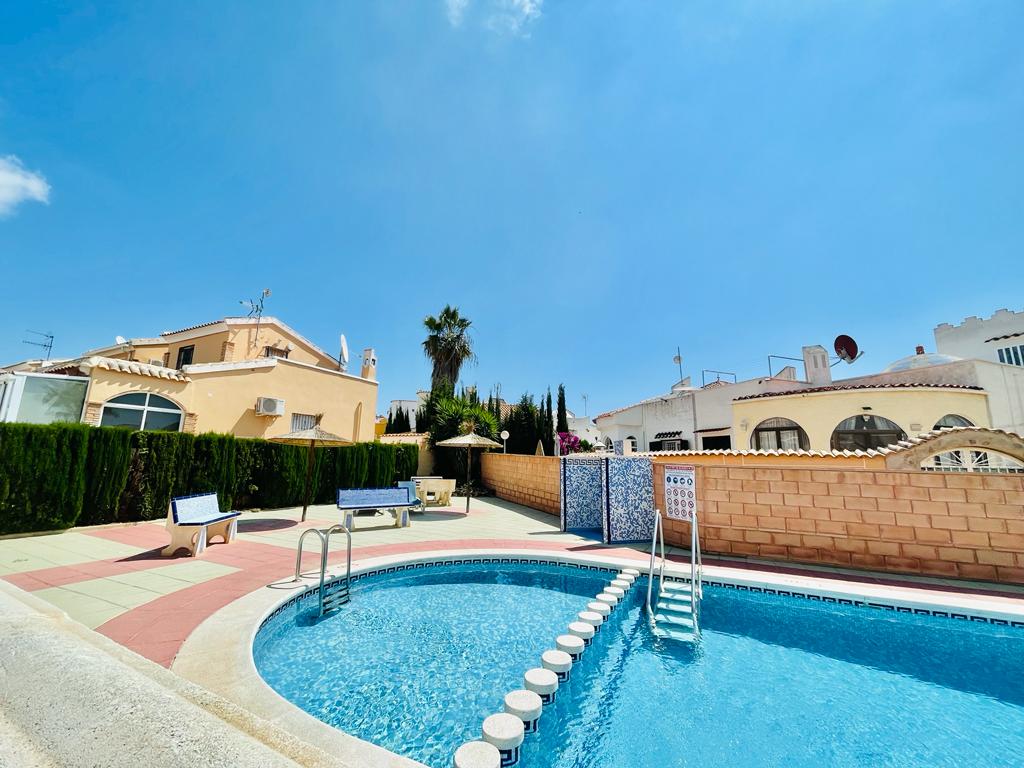 Venta de chalet en Orihuela Costa