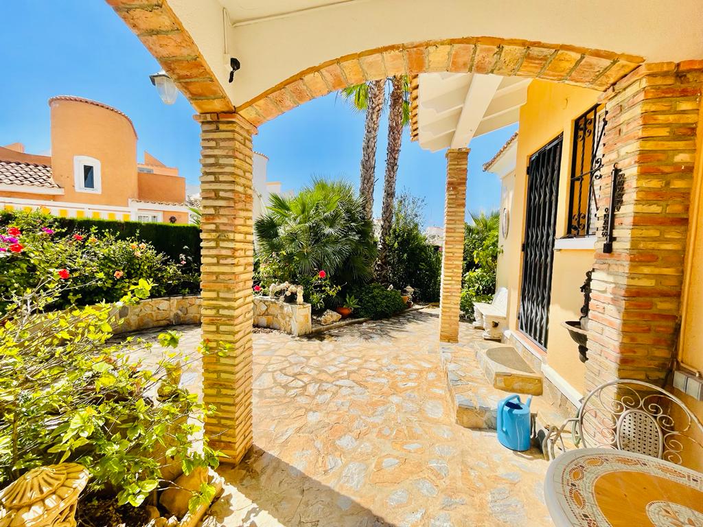 Venta de chalet en Orihuela Costa