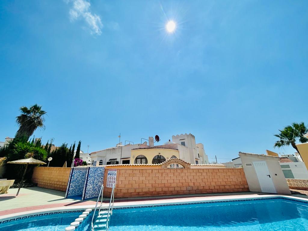 Venta de chalet en Orihuela Costa