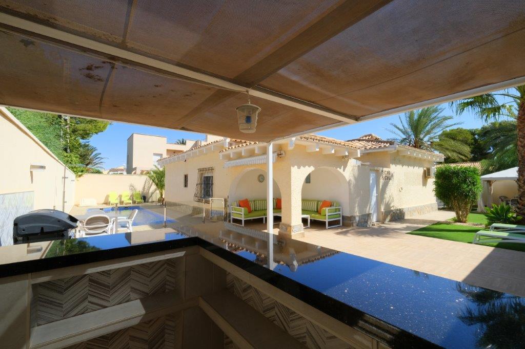 Venta de chalet en Orihuela Costa