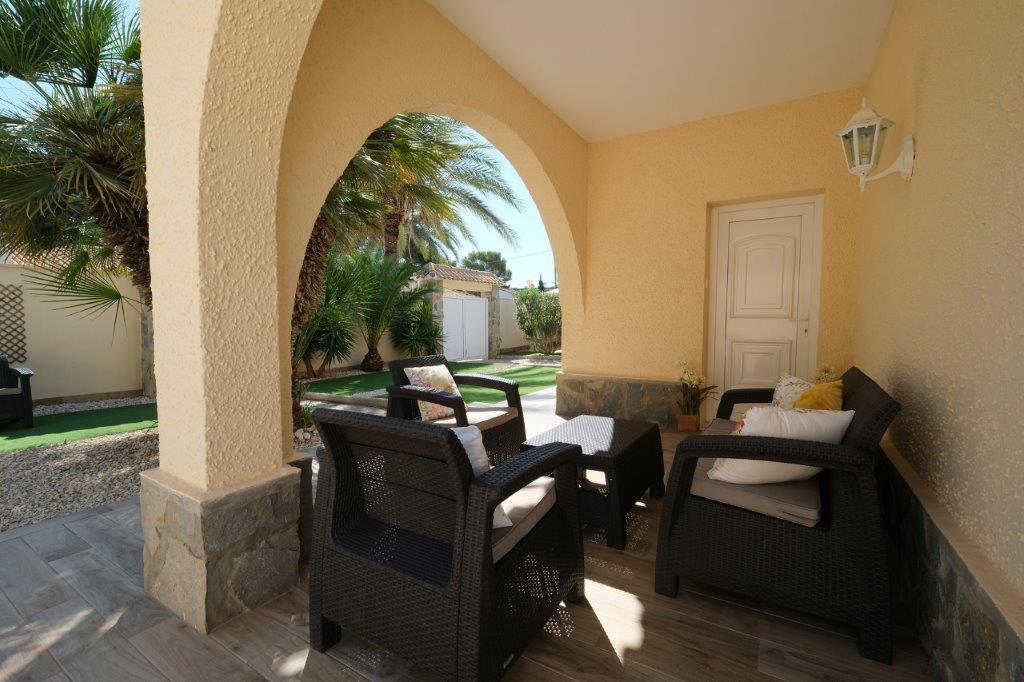 Venta de chalet en Orihuela Costa
