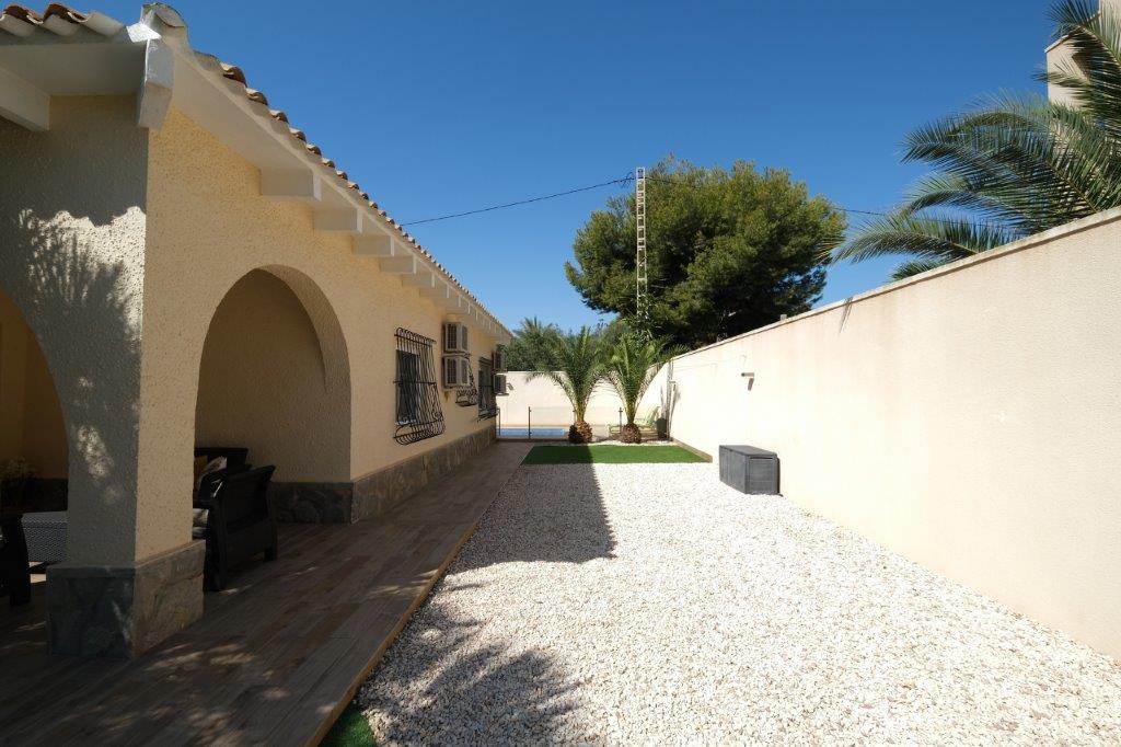 Venta de chalet en Orihuela Costa