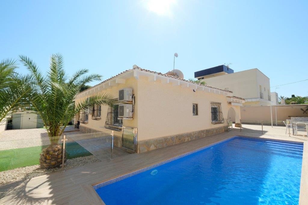 Venta de chalet en Orihuela Costa