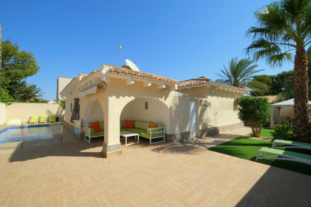 Venta de chalet en Orihuela Costa