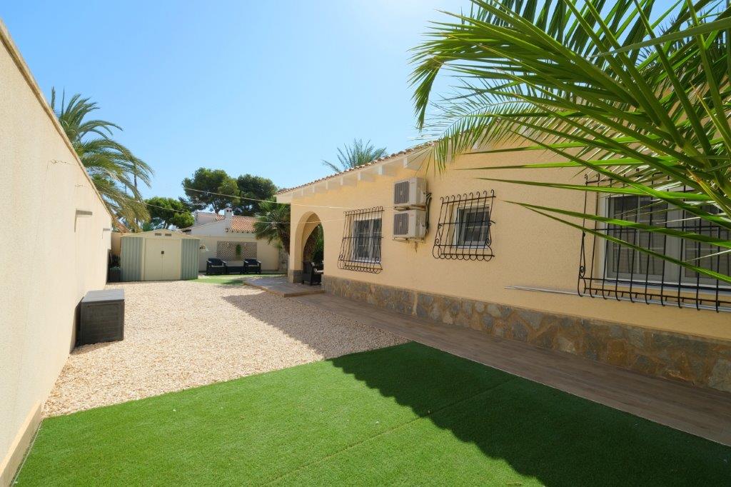 Venta de chalet en Orihuela Costa