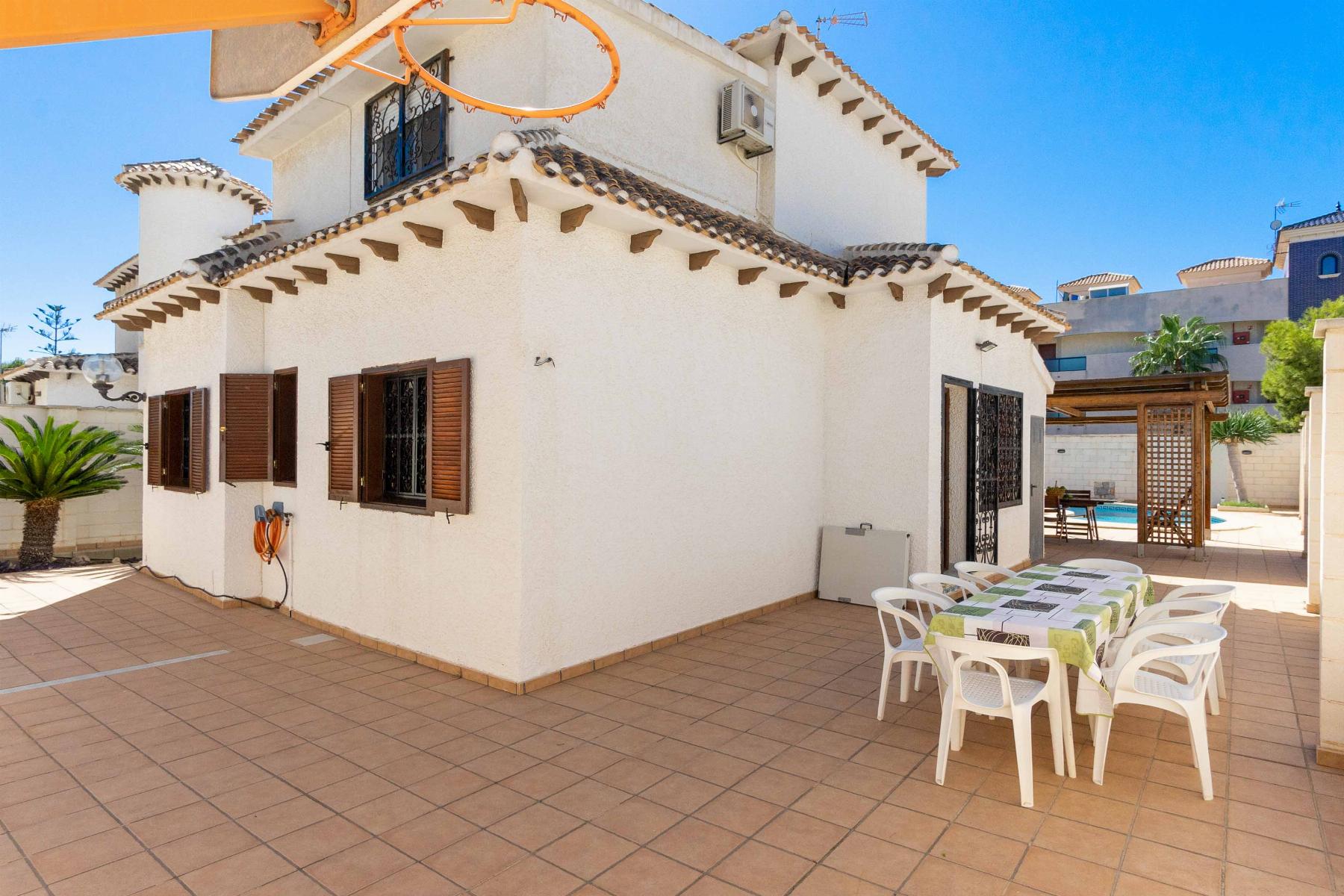 For sale of chalet in Orihuela Costa