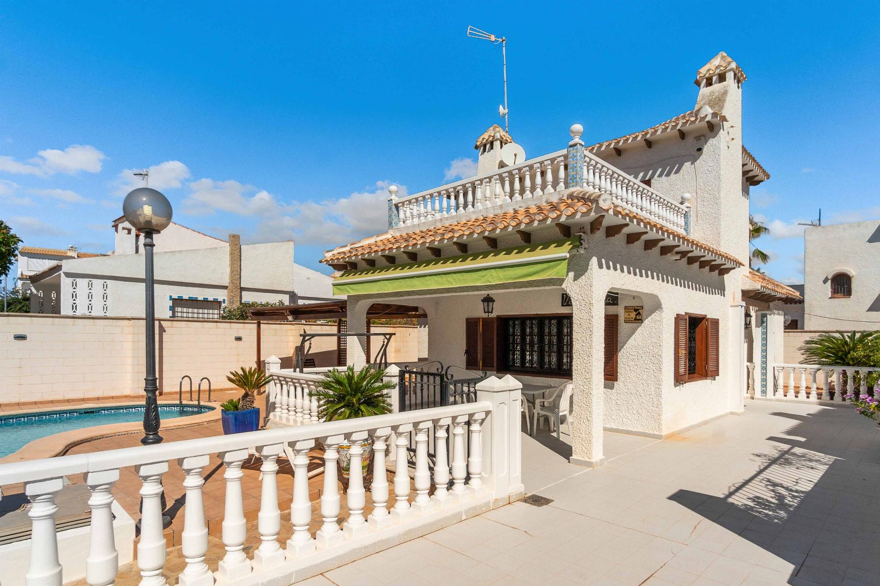 For sale of chalet in Orihuela Costa