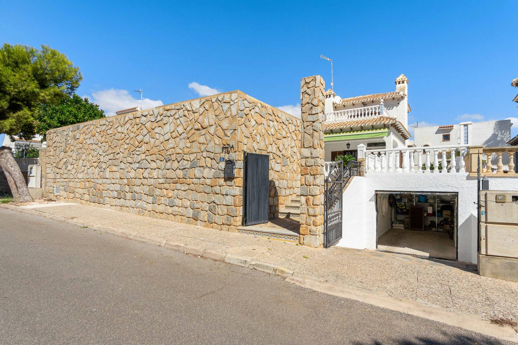 For sale of chalet in Orihuela Costa