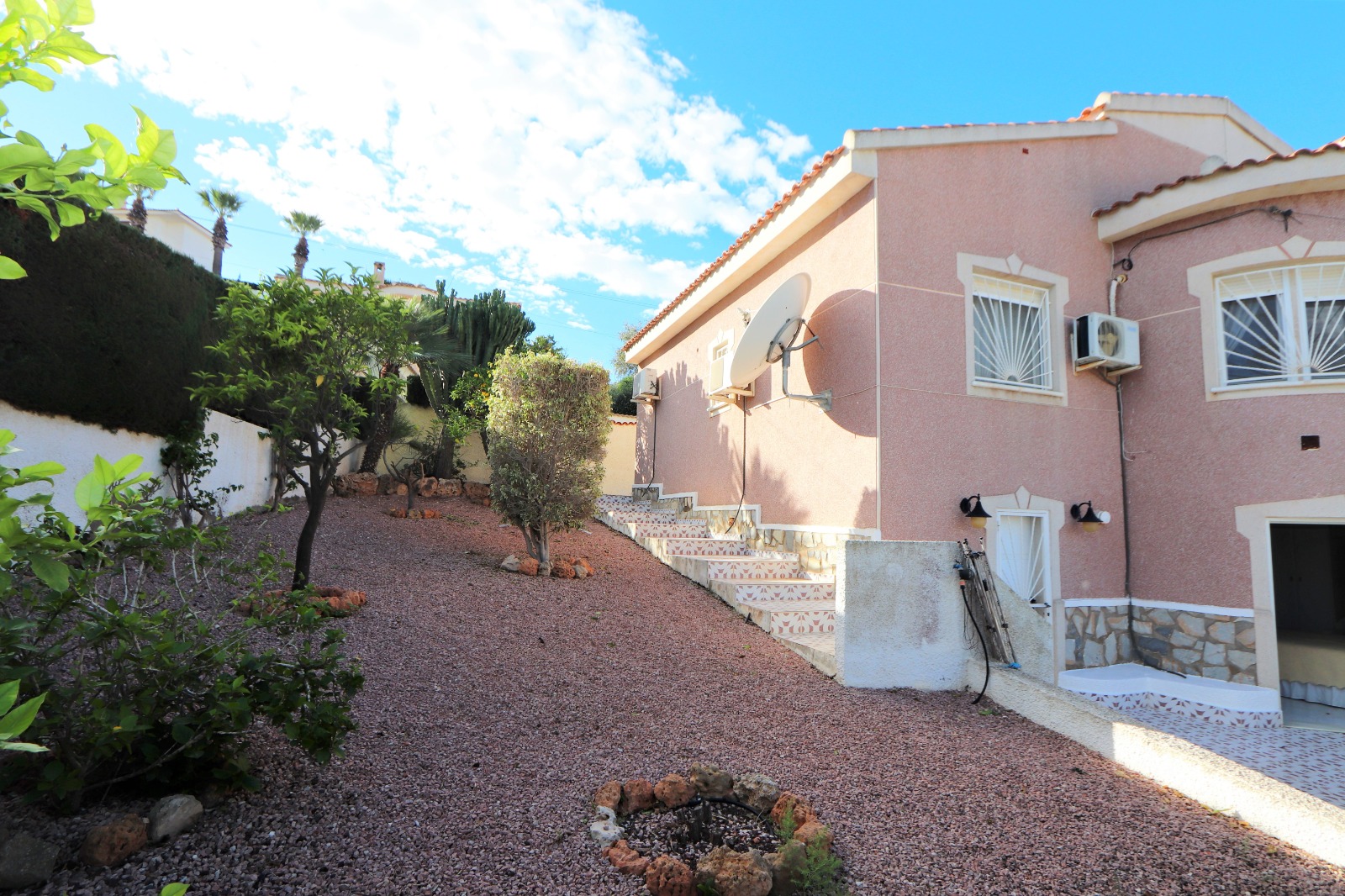 For sale of chalet in Rojales