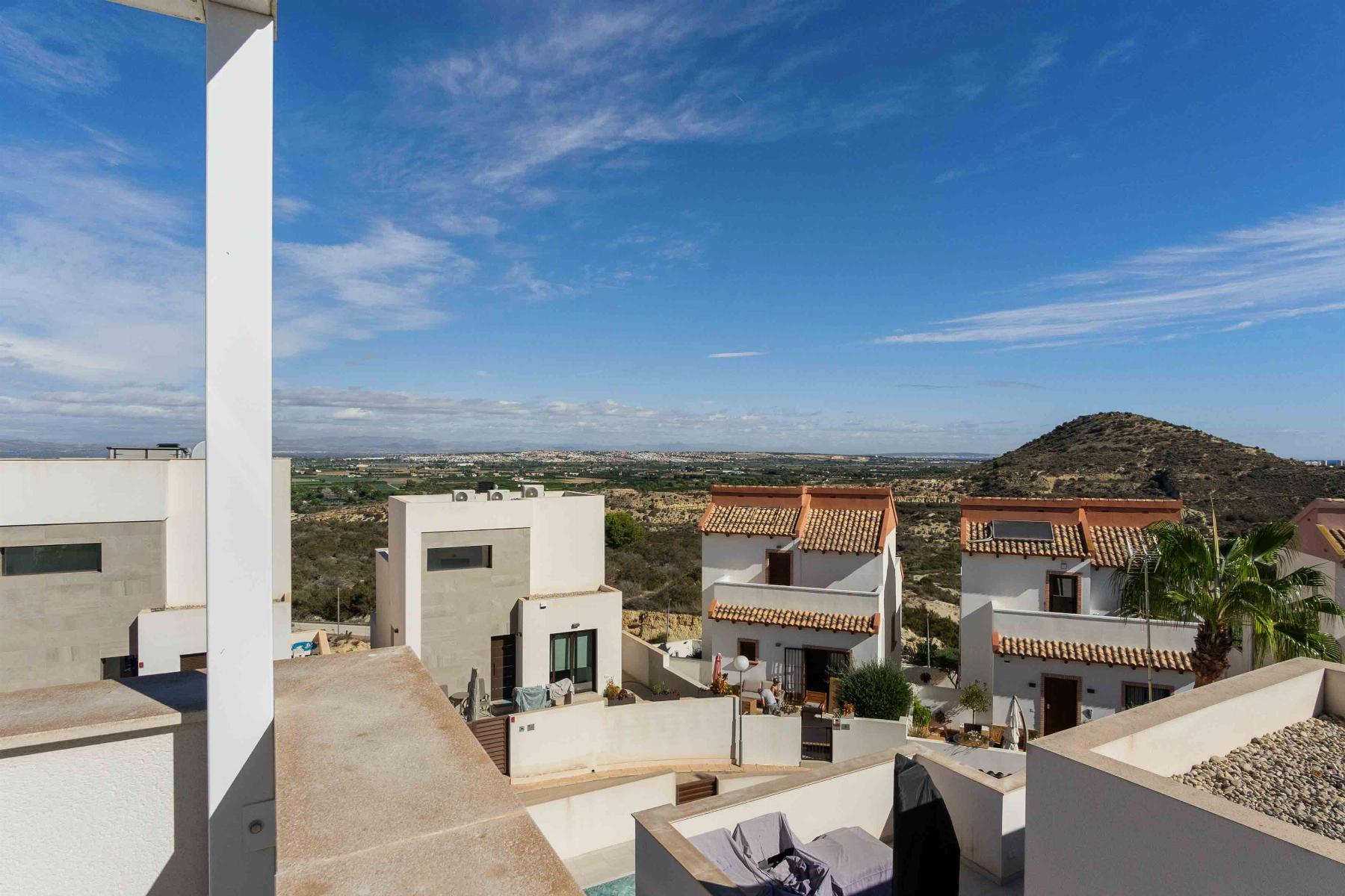 For sale of chalet in Rojales