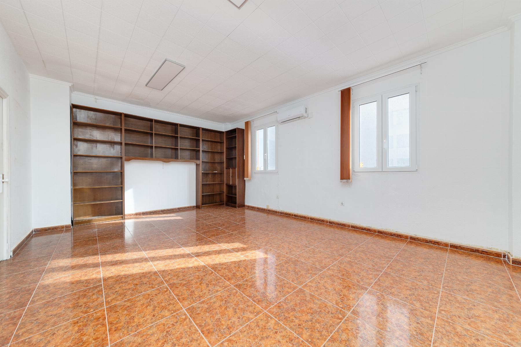 For rent of office in Torrevieja
