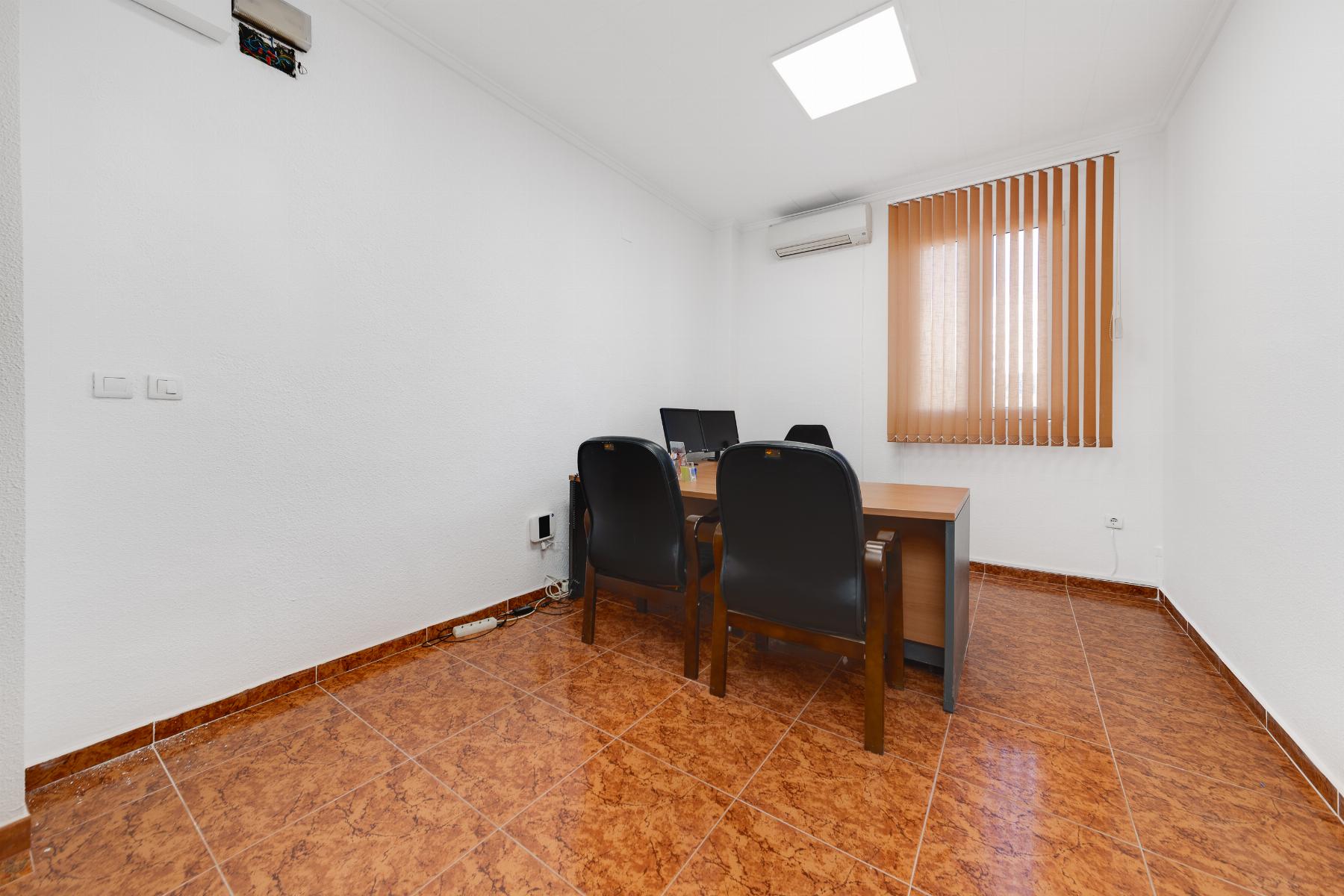 For rent of office in Torrevieja