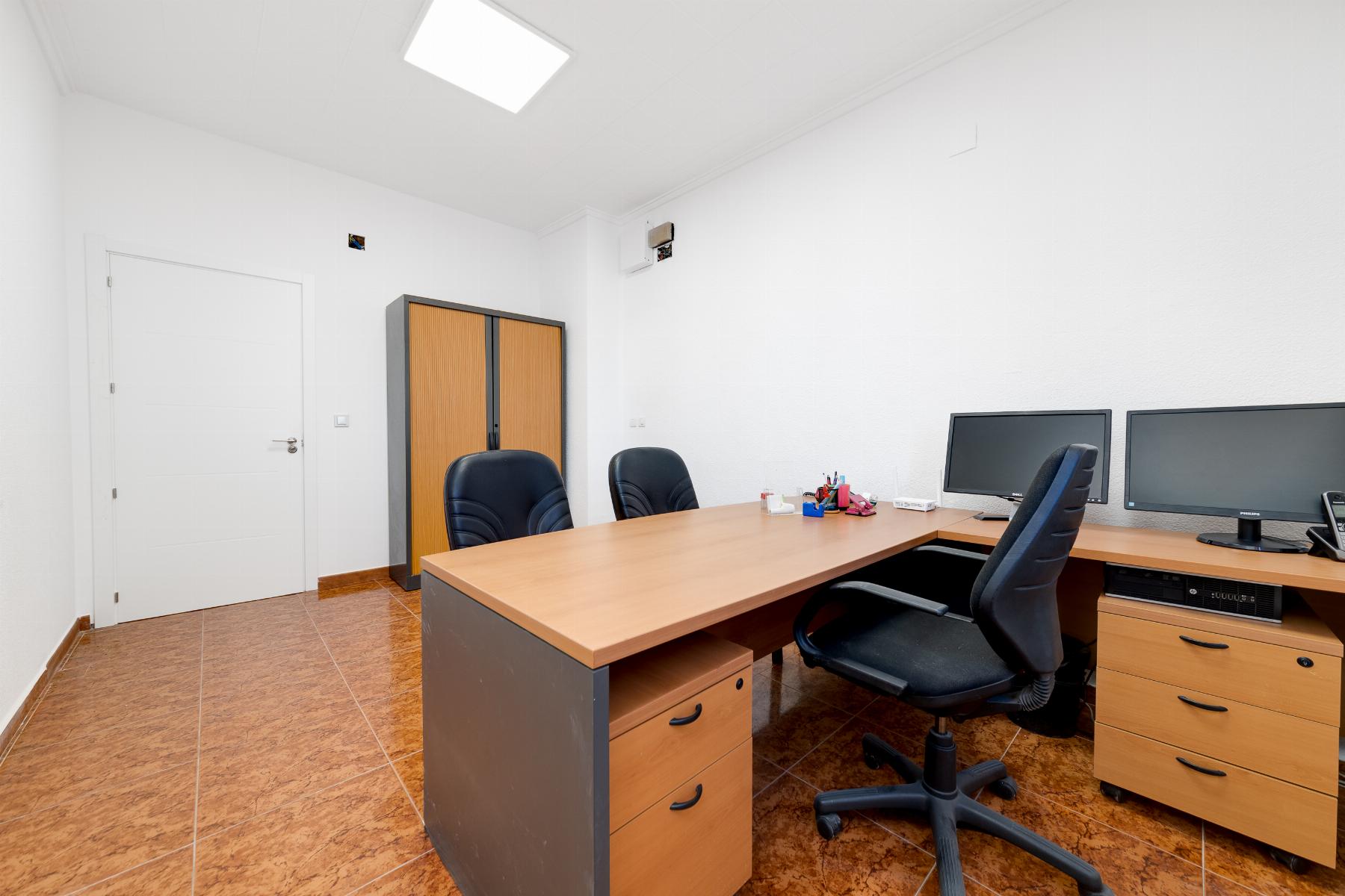 For rent of office in Torrevieja