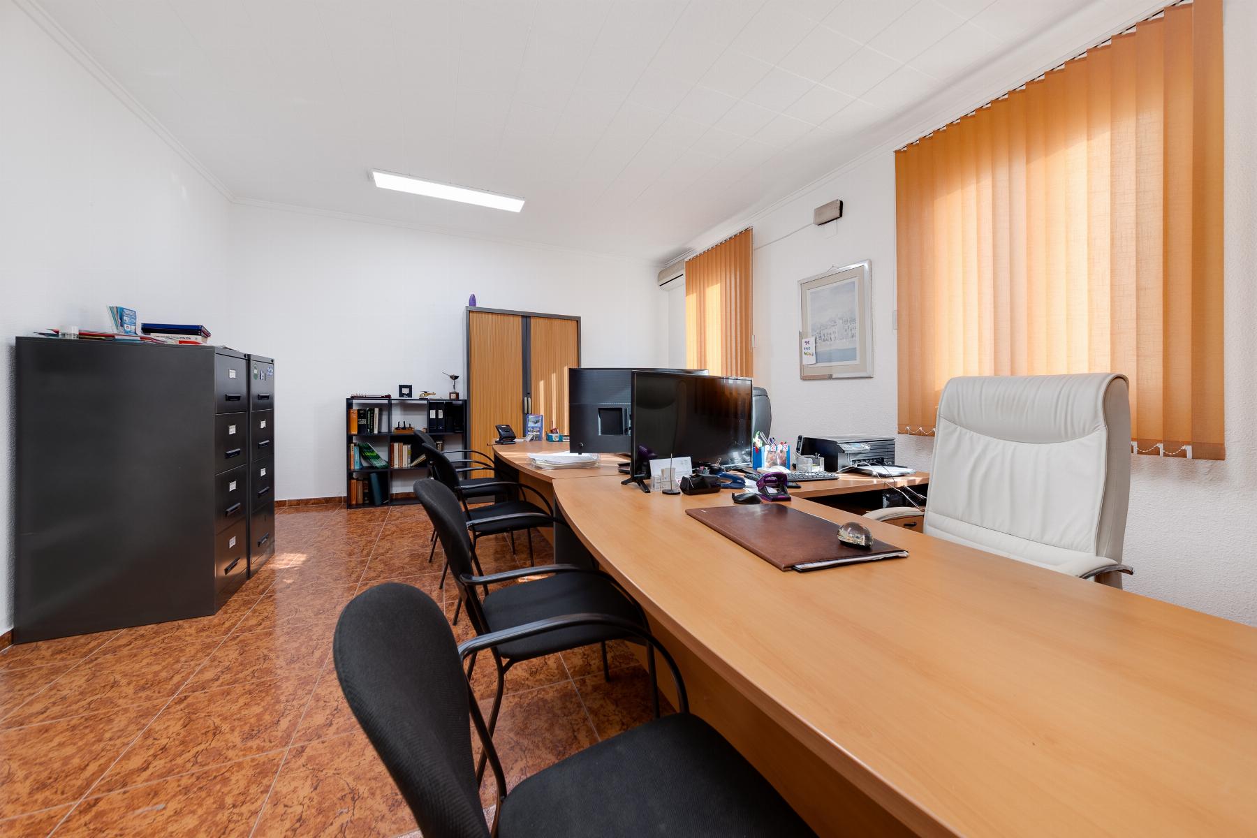 For rent of office in Torrevieja