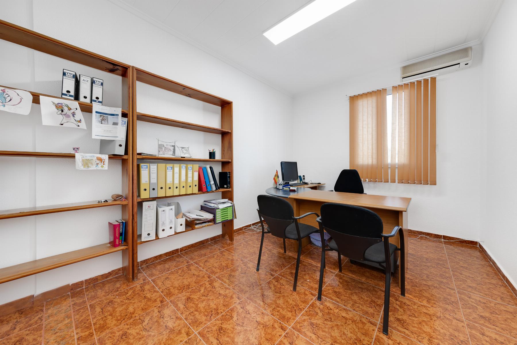 For rent of office in Torrevieja