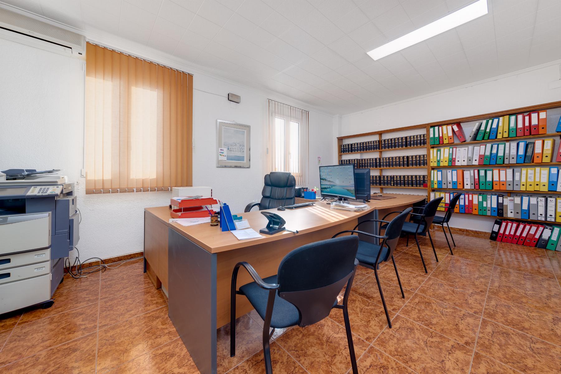 For rent of office in Torrevieja