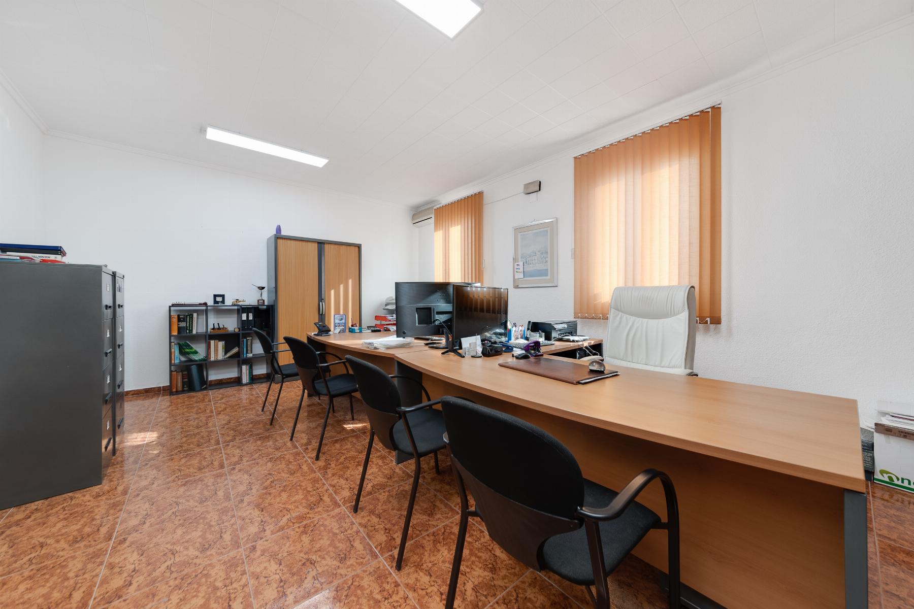 For rent of office in Torrevieja