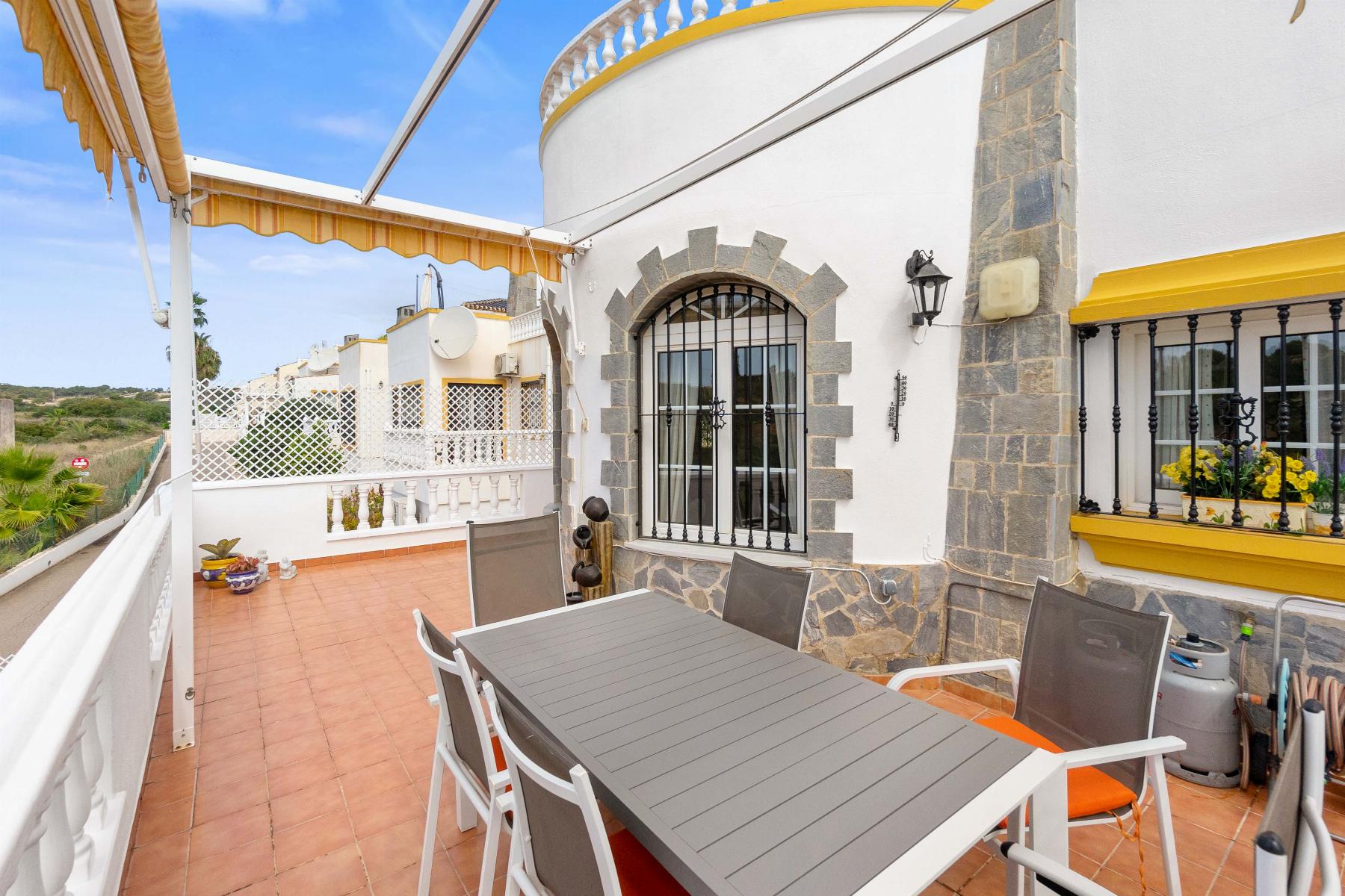 For sale of chalet in Orihuela Costa