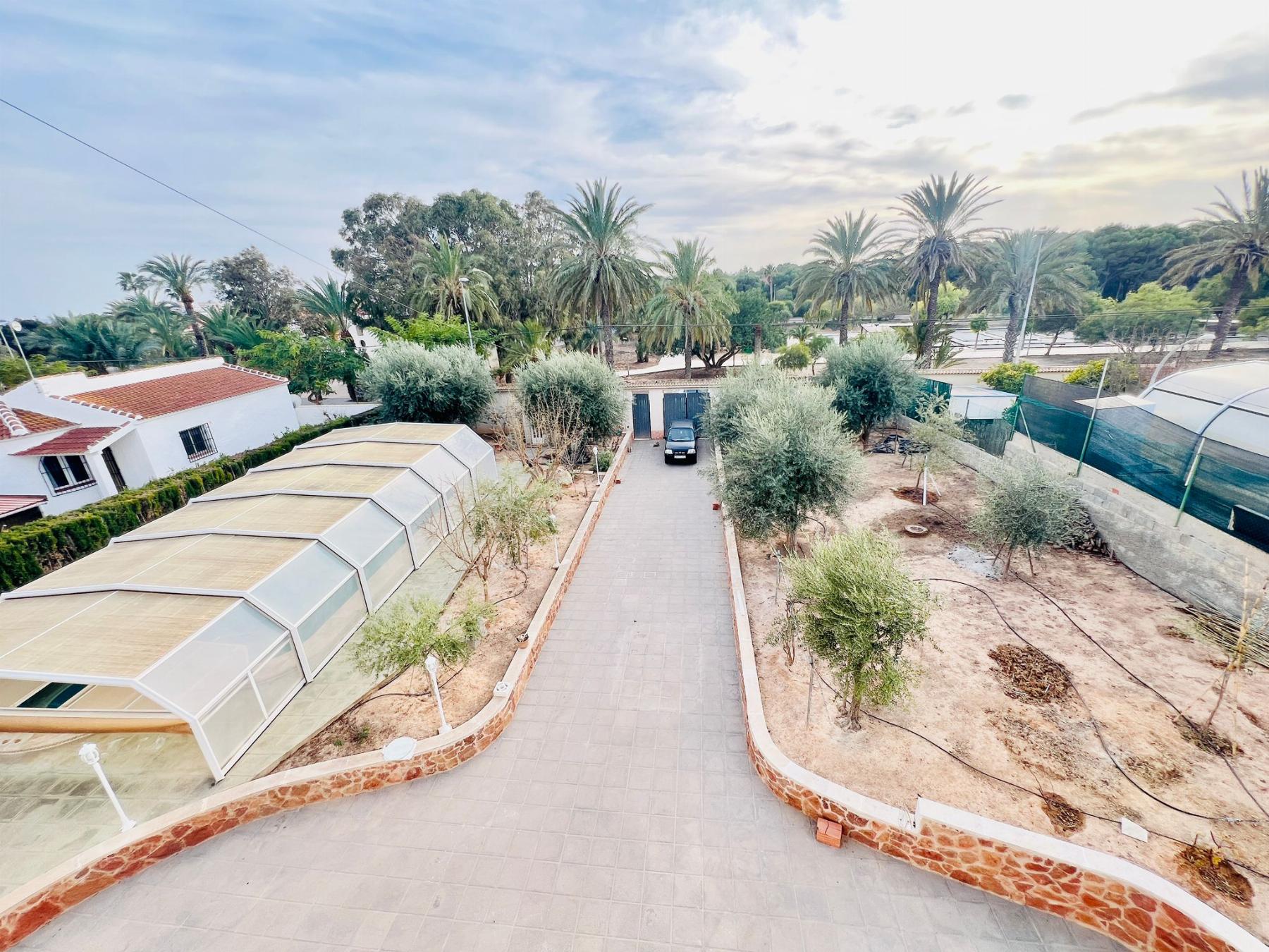 For sale of villa in Pilar de la Horadada