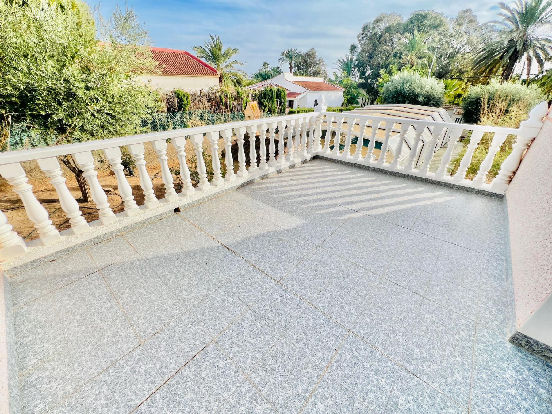 For sale of villa in Pilar de la Horadada