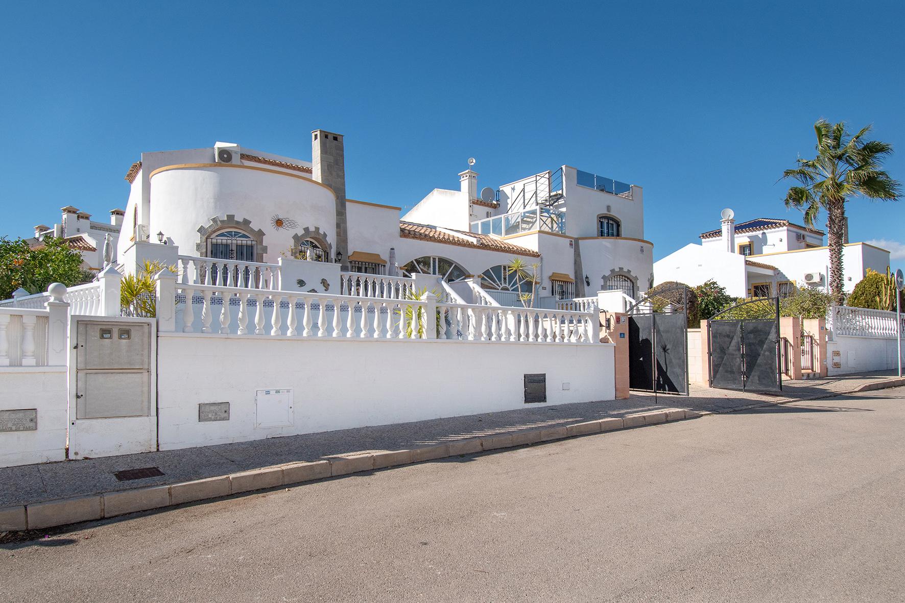 Venta de chalet en Orihuela Costa