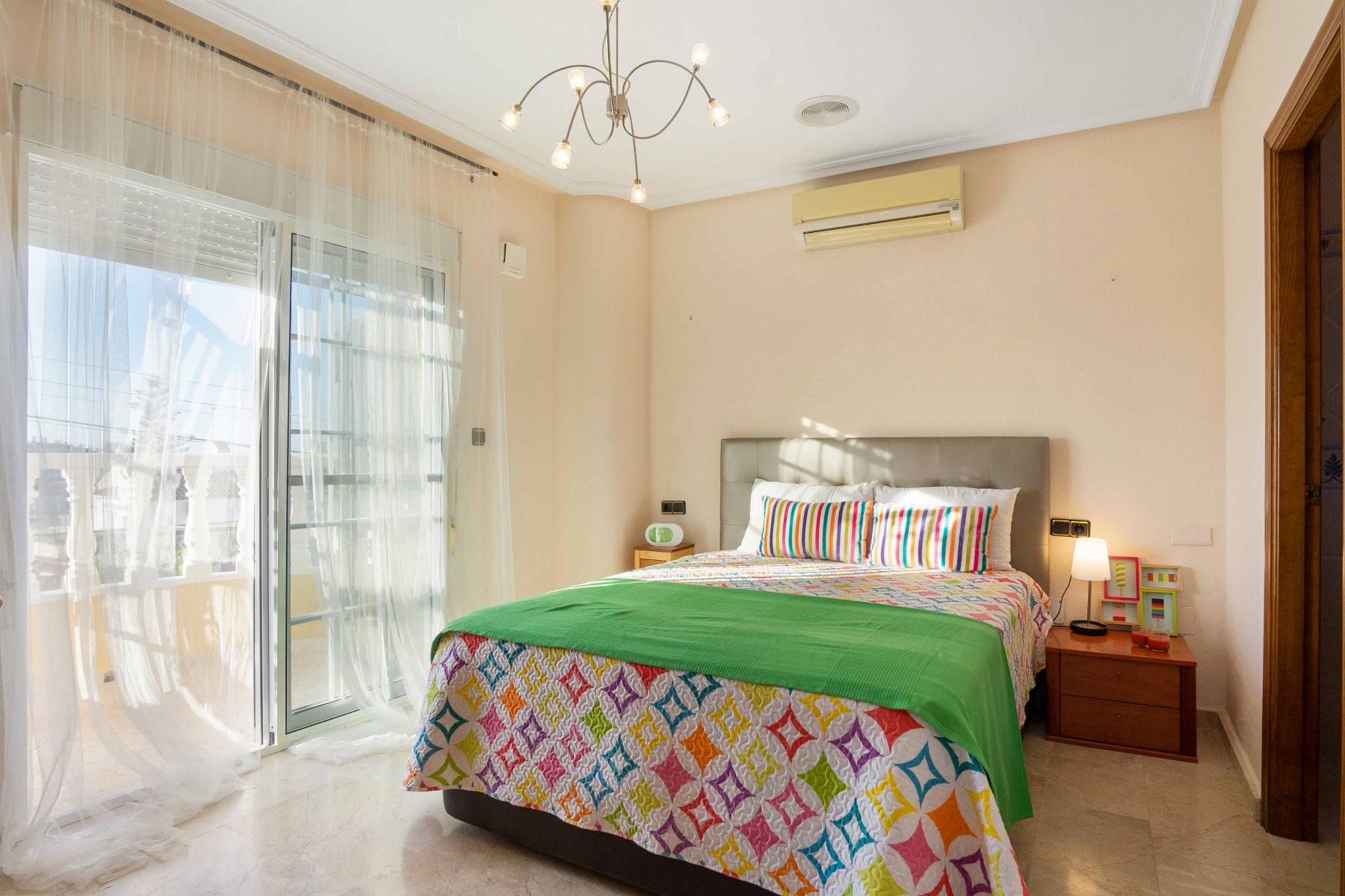 Köp av chalet i Orihuela Costa