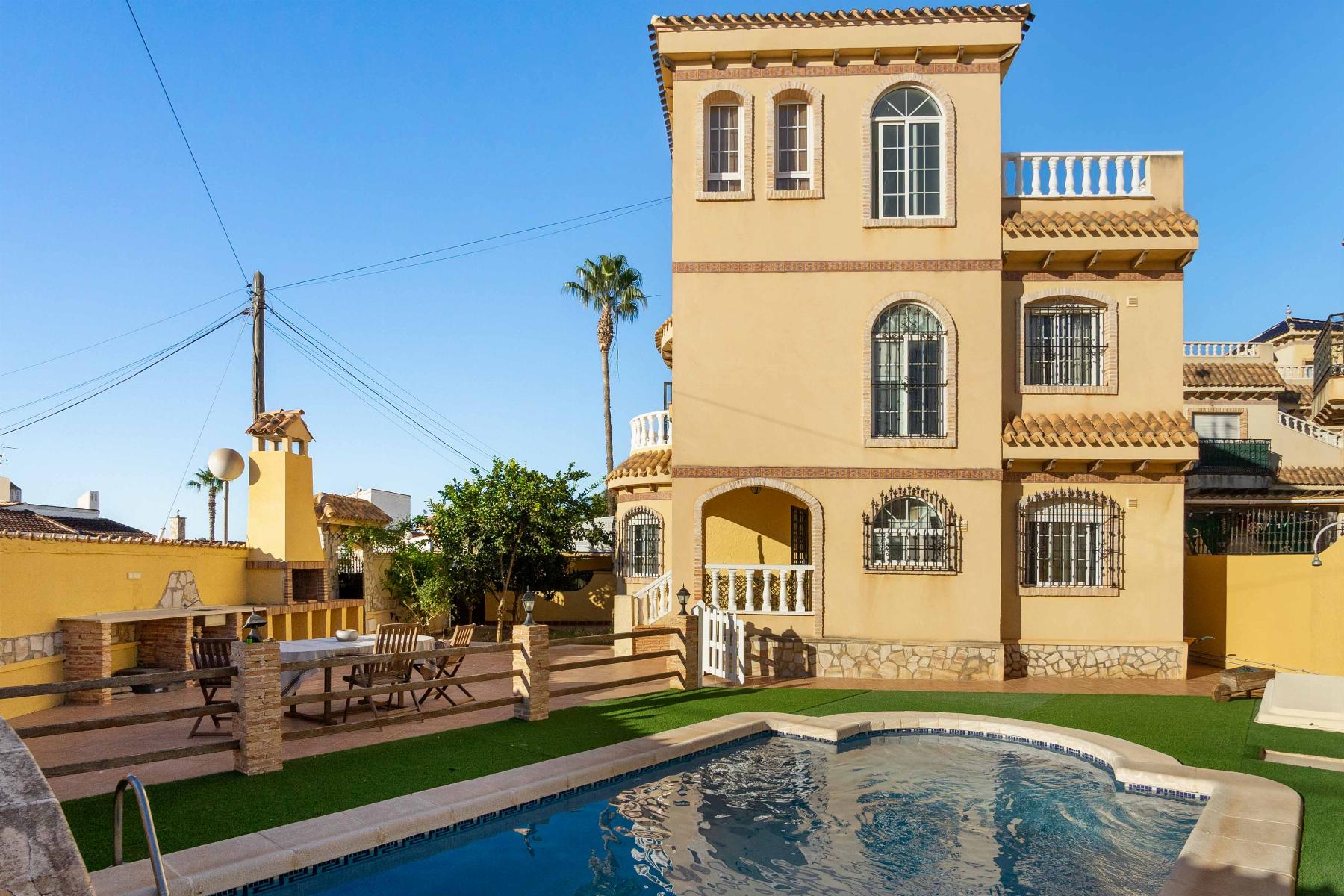 Köp av chalet i Orihuela Costa