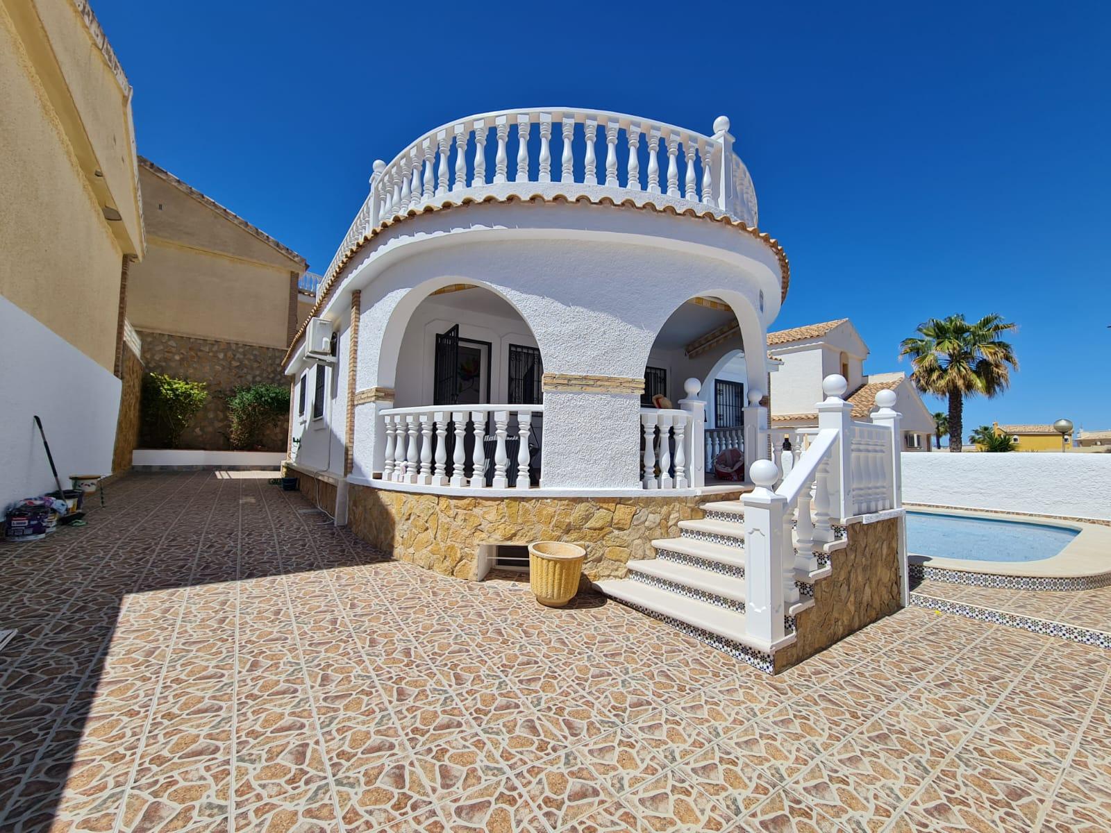 For sale of chalet in Santa Pola