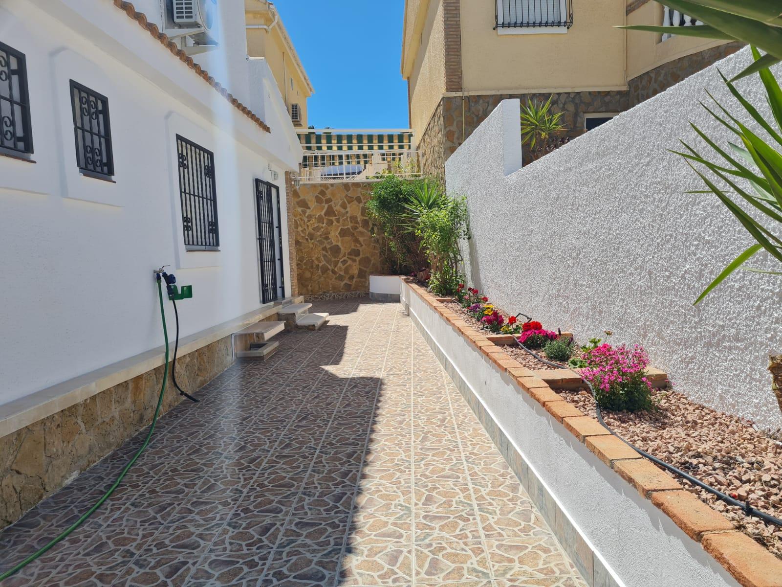 For sale of chalet in Santa Pola